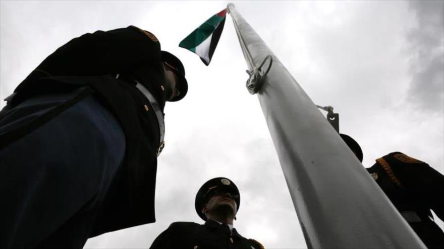 Izan la bandera de Palestina en la sede de la ONU en Nueva York, 30 de septiembre de 2015.