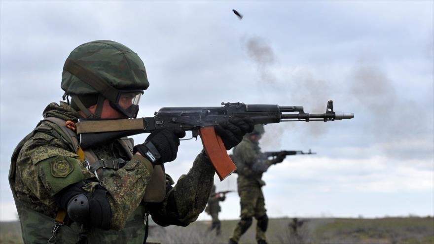 Las tropas rusas participan en un ejercicio militar cerca de la frontera de Chechenia, unos 260 km al sur de la ciudad rusa de Stávropol.