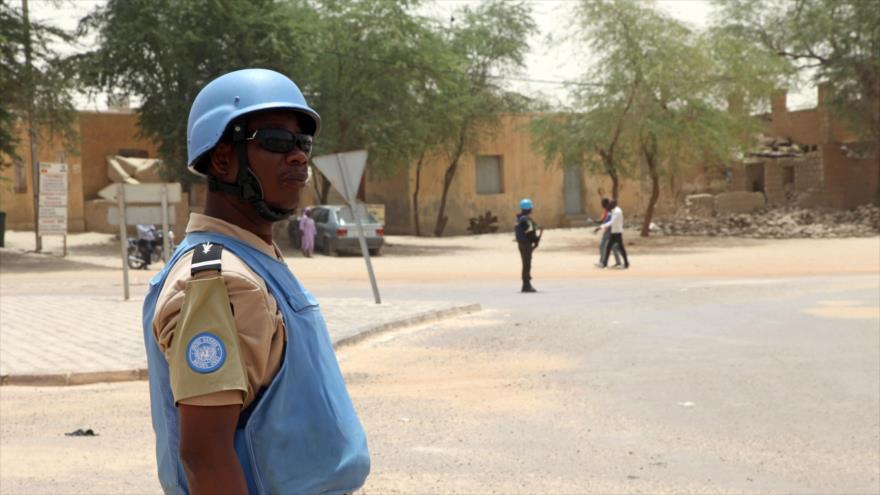 Dos cascos azules de las fuerzas de la misión de Naciones Unidas en Mali (MINUSMA) desplegados en el norte de Mali.
