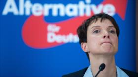 Partido AfD pide la dimisión de Merkel por crisis de refugiados 