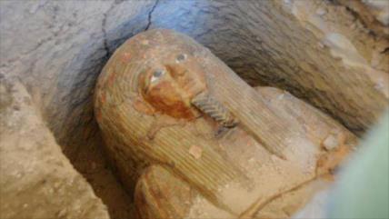 Hallan un intacto sarcófago faraónico de 3000 años en Egipto