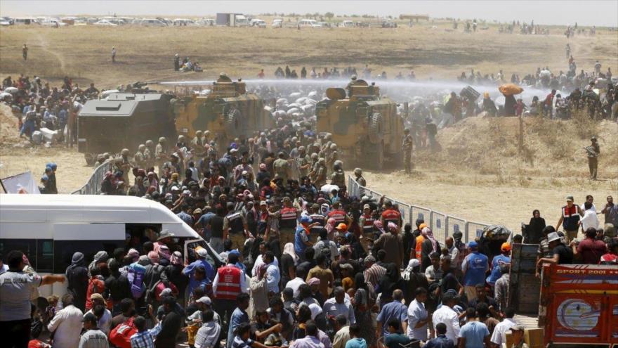 UE aceptaría ingreso de Turquía, si frena paso de refugiados