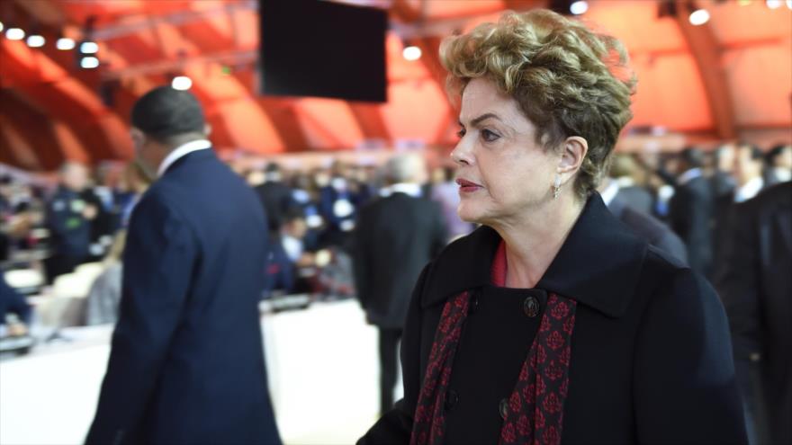 La presidenta de Brasil, Dilma Rousseff, en la XXI Conferencia Internacional sobre el Cambio Climático (COP21), celebrada en París, Francia, 30 de noviembre de 2015.