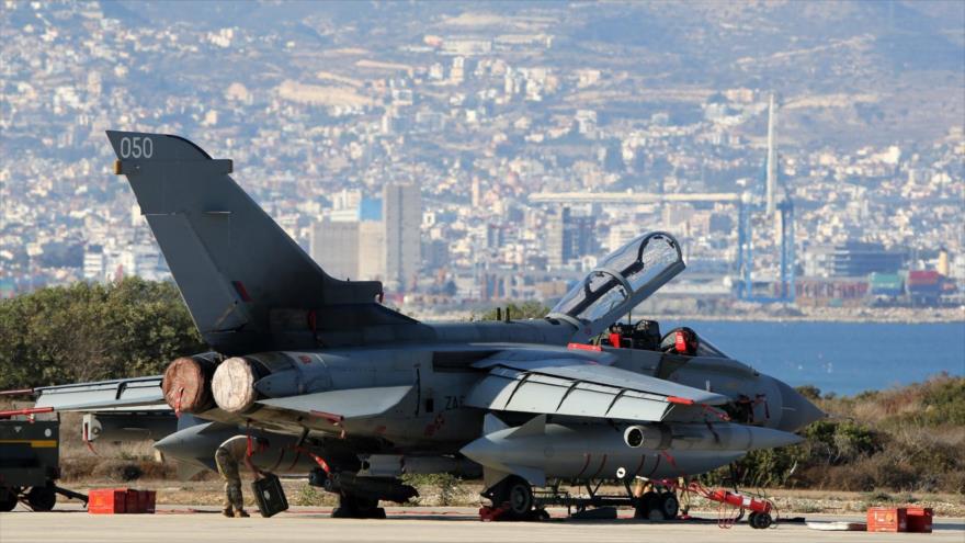 Caza Tornado del Reino Unido, desplegado en la base aérea británica de Akrotiri, en Chipre, que bombardea supuestas posiciones del grupo terrorista EIIL (Daesh, en árabe) en Irak.