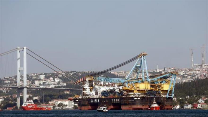 Grúas trabajando en la construcción del tramo terrestre del gasoducto ruso-turco Turkish Stream en la ciudad de Estambul, en el noroeste de Turquía.