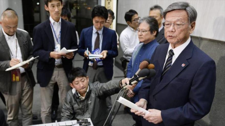 El gobernador de la prefectura japonesa de Okinawa, Takeshi Onaga, durante una rueda de prensa. 4 de noviembre de 2015