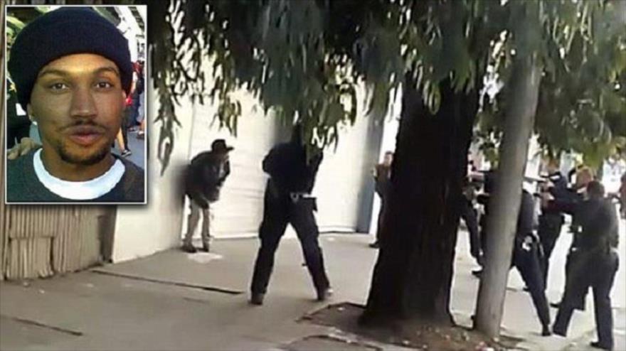 Mario Woods (izda.), de 26 años de edad, muerto por los disparos de agentes de policía de San Francisco, en Estados Unidos.