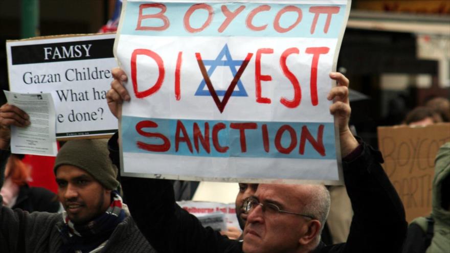 Ciudadanos estadounidenses piden el boicot de productos israelíes y sanciones contra el régimen de Tel Aviv.