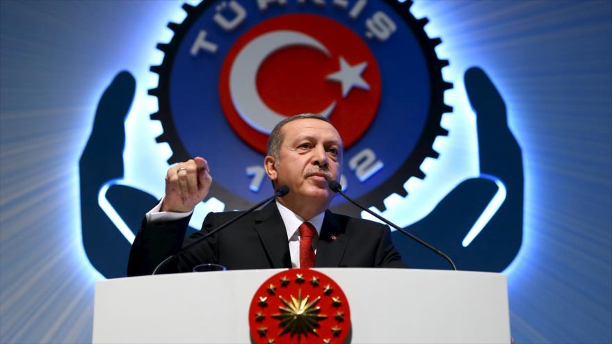 El presidente turco, Recep Tayyip Erdogan, ofrece un discurso en Ankara, capital de Turquía, 3 de diciembre de 2015.