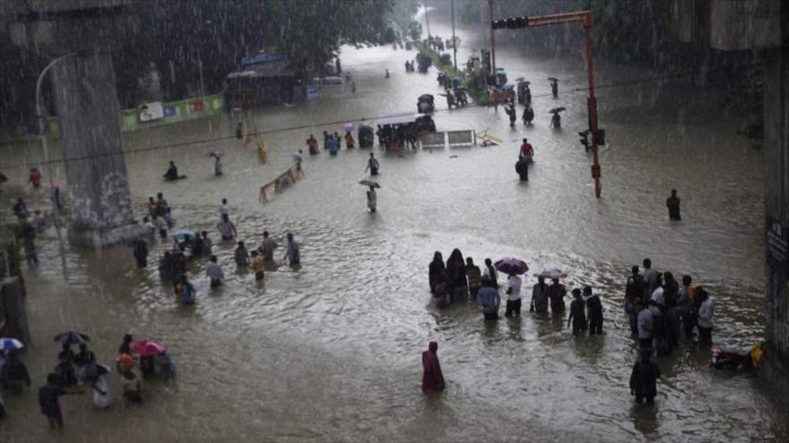 Los indios afectados por fuertes lluvias en el sur del país, Chennai, región de Tamil Nadu.