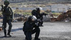 Soldados israelíes hieren a tiros a un adolescente palestino en Cisjordania