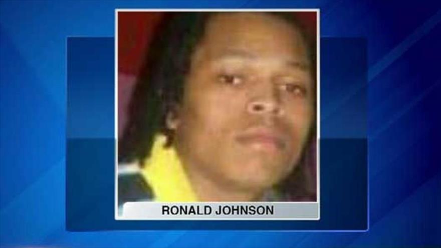 Ronald Johnson, joven afroestadounidense, asesinado por la policía en octubre de 2014.