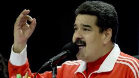  Maduro anuncia decreto contra profanación de restos de Chávez