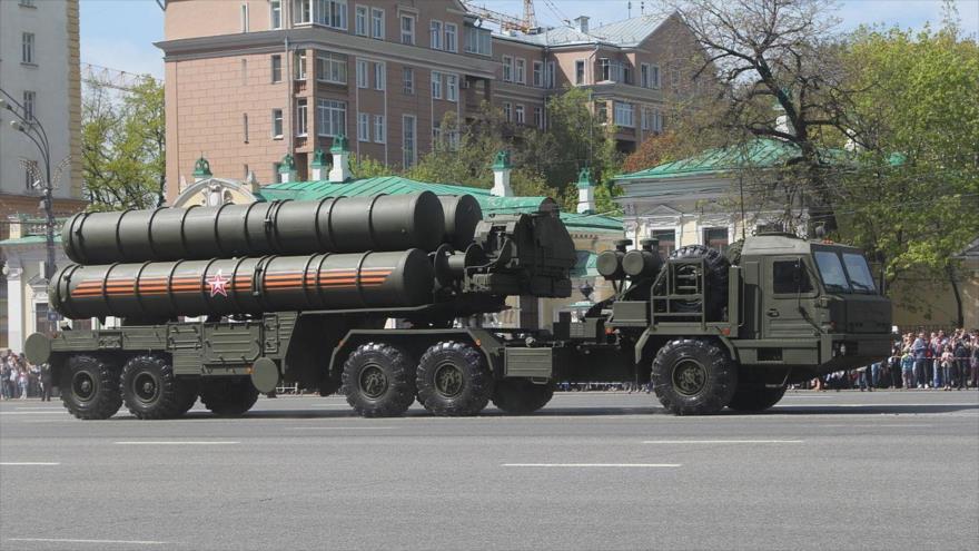 Un sistema de defensa antiaéreo S-400, de fabricación rusa.