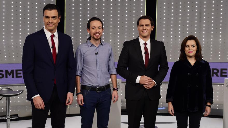 Debate celebrado el 7 de diciembre entre los líderes de los partidos políticos de España (desde izquierda): Albert Rivera de Ciudadanos, Pedro Sánchez del PSOE y Pablo Iglesias de Podemos; y la vicepresidenta del Gobierno español, Soraya Sáenz de Santamaría.