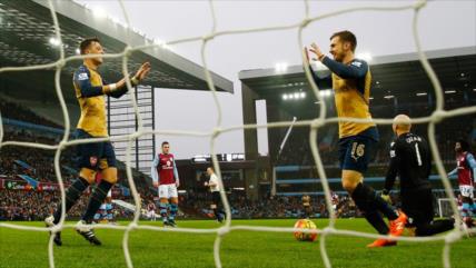 Arsenal gana a Aston Villa y se pone a la cabeza de la Premier