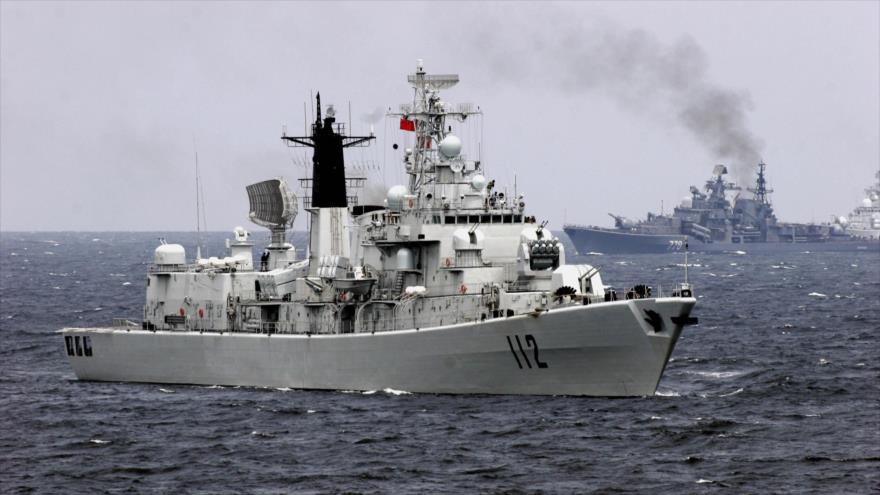 Un buque de la Armada china asiste a un ejercicio conjunto entre entre China y Rusia, 23 de agosto de 2005.