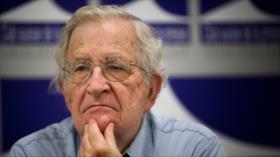 Chomsky: Bombardeos de coalición causarían más atentados como el de París