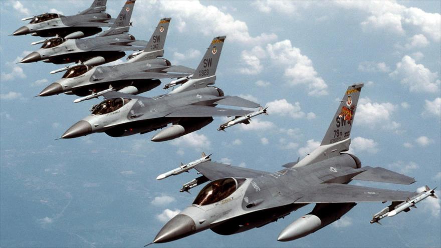 Aviones de guerra de la denominada coalición anti-EIIL (Daesh, en árabe), liderada por Washington.