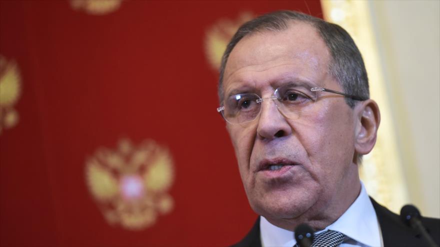 El canciller de Rusia, Serguei Lavrov, ofrece una rueda de prensa en el Kremlin, 15 de diciembre de 2015.