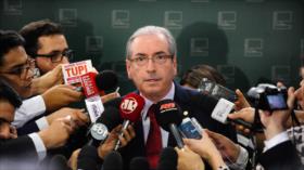 Cunha se aferra al cargo y los legisladores exigen su dimisión