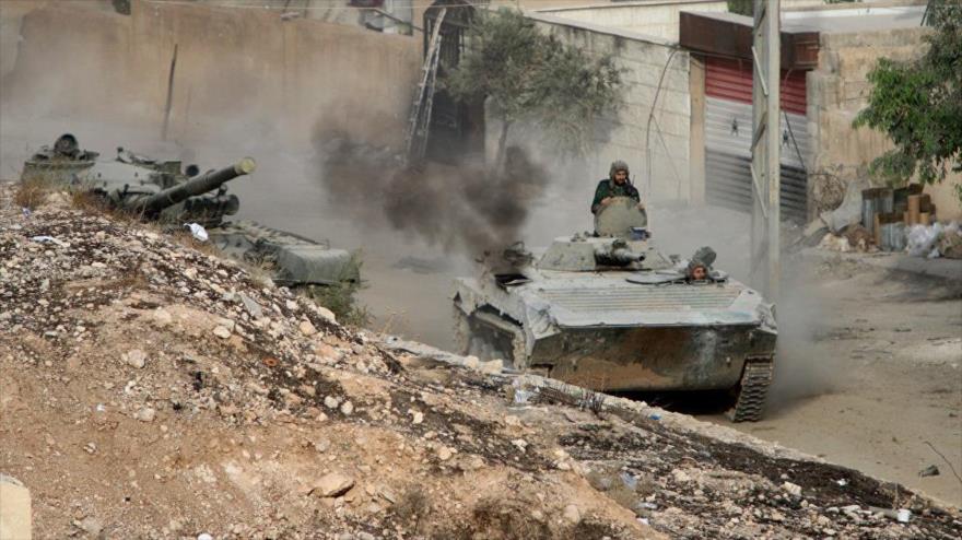Tanques del Ejército sirio durante operaciones contra grupos terroristas en la provincia de Damasco (sur).