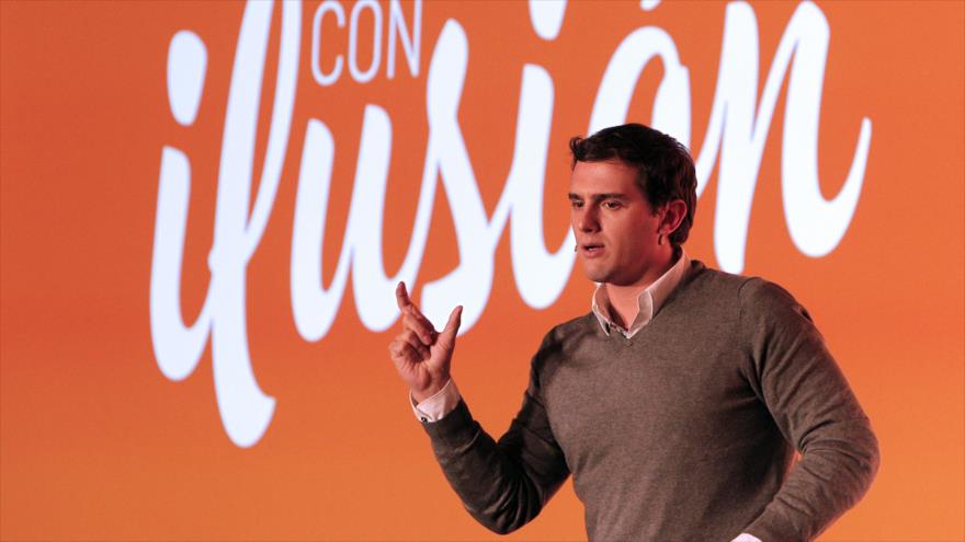 Rivera asegura que apoyar al PP o al PSOE sería defraudar a la gente