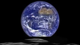 NASA publica una espectacular foto de la Tierra vista de la Luna 