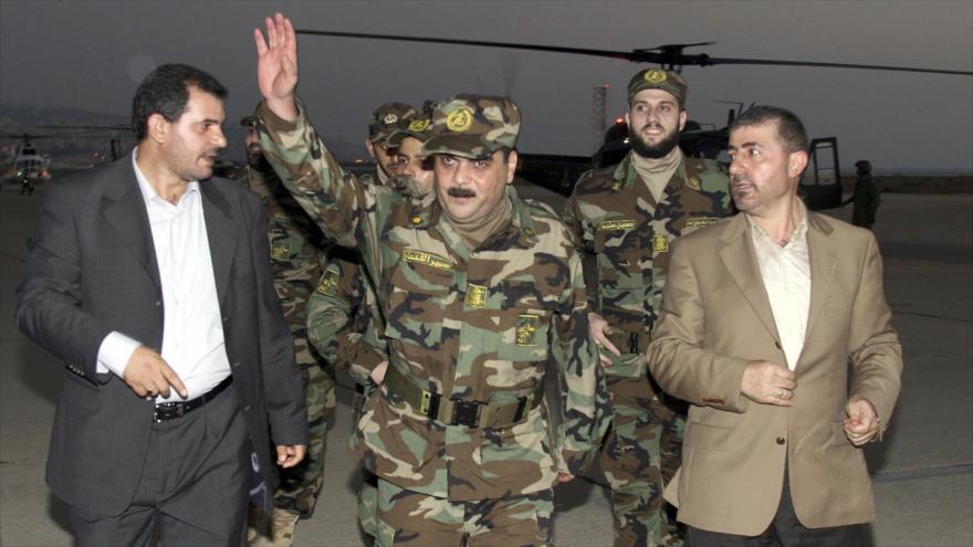 Samir Kuntar (centro), un alto responsable de Hezbolá.