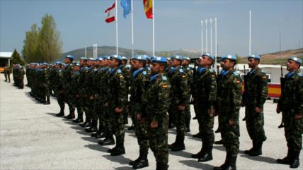 Militares españoles desplegados votan en masa, los expatriados no pueden