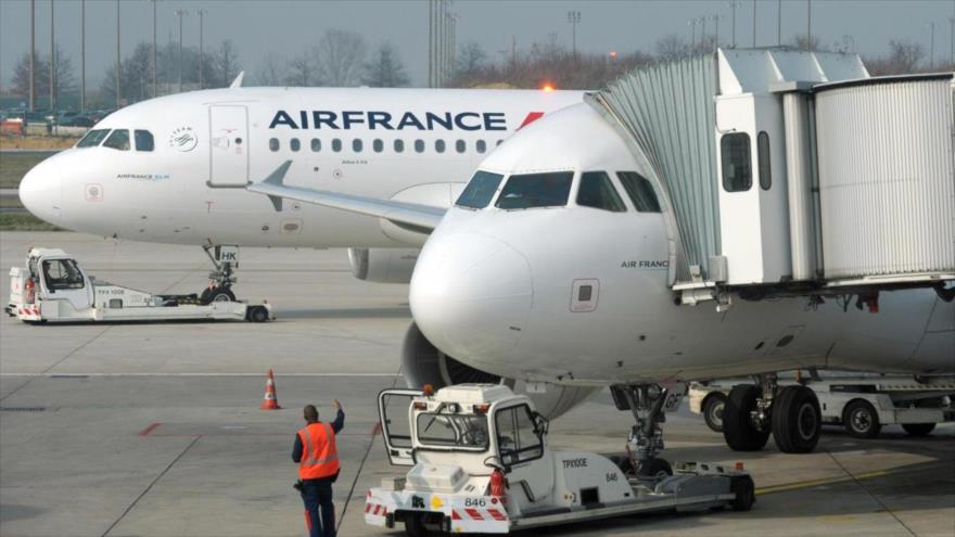 Confirman existencia de una bomba en el avión de Air France.