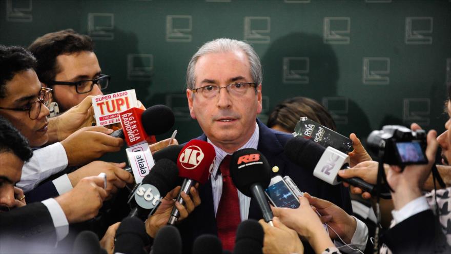 El presidente de la Cámara de Diputados de Brasil, Eduardo Cunha, durante una rueda de prensa celebrada en el Congreso de Brasil, 15 de diciembre de 2015.