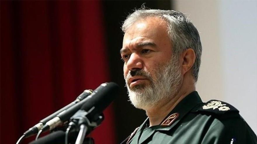 El comandante de la Fuerza Naval del CGRI, el contralmirante Ali Fadavi.