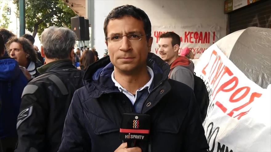 Griegos se manifiestan contra precariedad laboral en Atenas