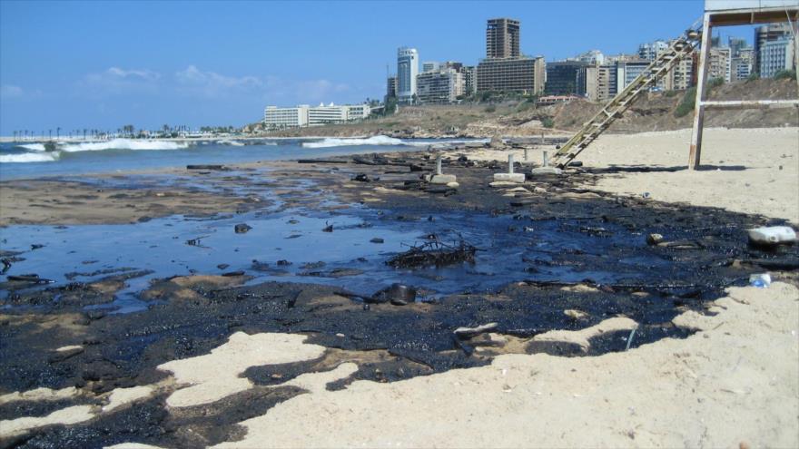 Costas de El Líbano afectadas por el derrame de petróleo.