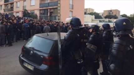 Se manifiestan en Francia un día después de asalto a una mezquita