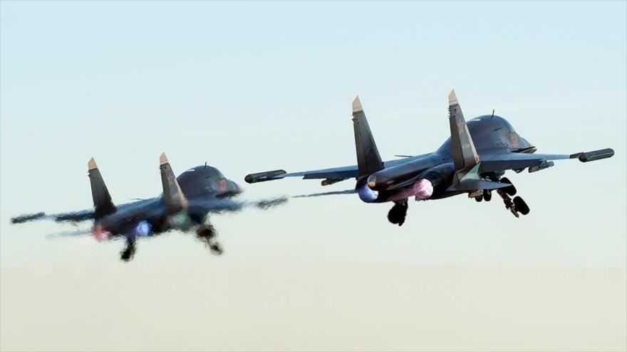 Cazabombarderos Sujoi Su-34 de la Aviación de Rusia.