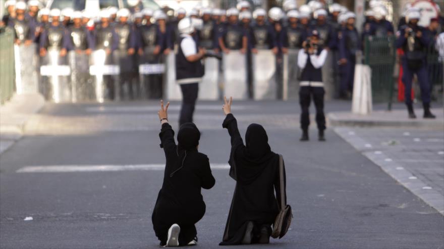 Manifestantes antigubernamentales en la capital bareiní, Manama, enero de 2012.