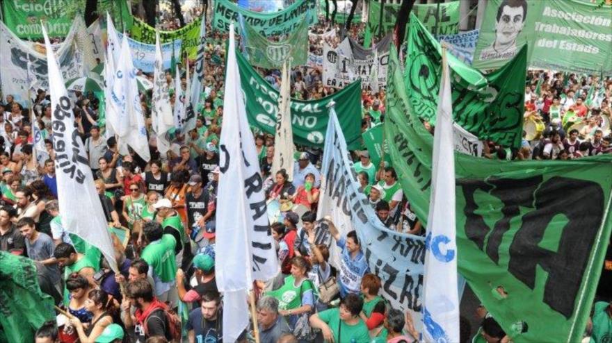 Estatales marchan en Buenos Aires y piden a Macri estabilidad laboral