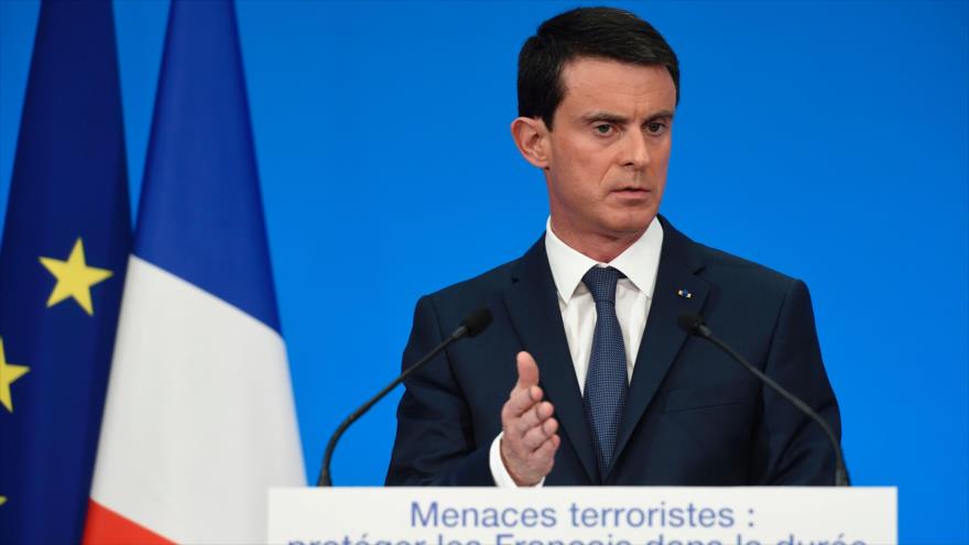El primer ministro francés, Manuel Valls, durante una rueda de prensa tras una reunión del Consejo de Ministros, 23 de diciembre de 2015.