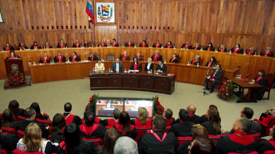 Justicia venezolana suspende elección de 3 diputados opositores