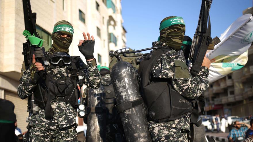Combatientes de las Brigadas Ezzedin al-Qassam, brazo militar del movimiento propalestino HAMAS.