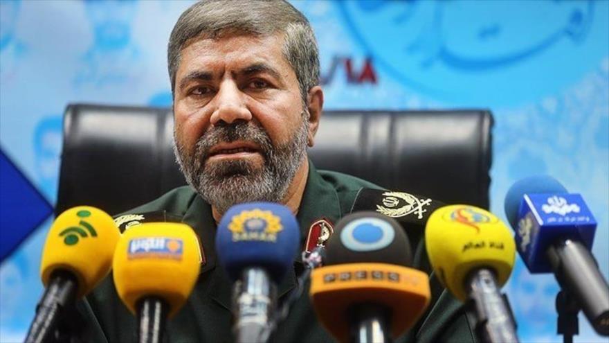 El jefe de Relaciones Públicas del CGRI, el general de brigada Ramezan Sharif.	