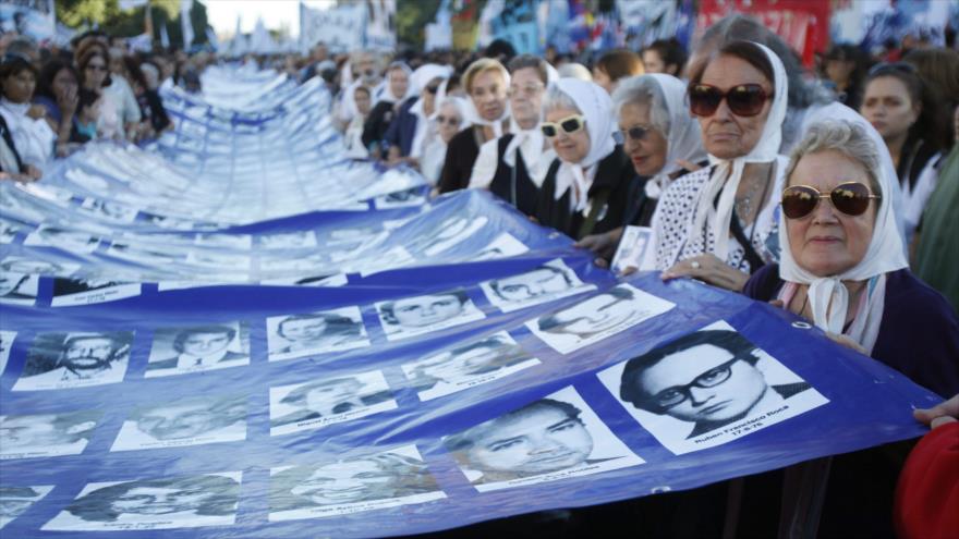 Una protesta de la asociación humanitaria argentina Madres de Plaza de Mayo.