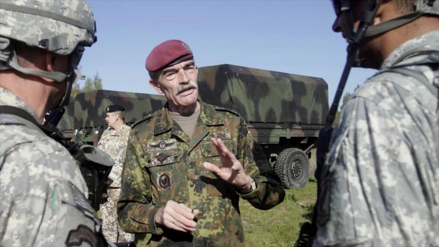 El general de la Organización del Tratado del Atlántico Norte (OTAN) Hans-Lothar Domroese.