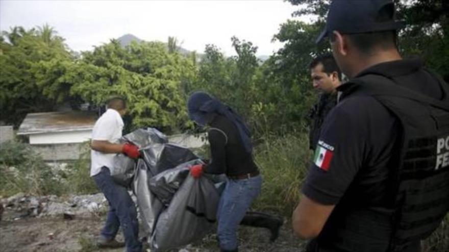 La mayoría de asesinatos en Guerrero, sur de México, son producto de la disputa de los cárteles de drogas por el dominio de territorios y rutas de transporte de estupefacientes. 