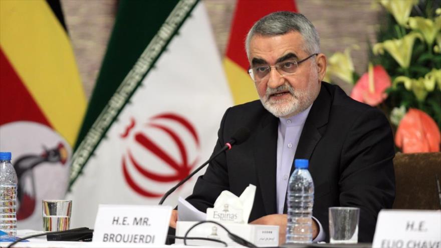 El presidente de la Comisión de Seguridad Nacional y Política Exterior del Parlamento iraní (Mayles), Alaeddin Boruyerdi.