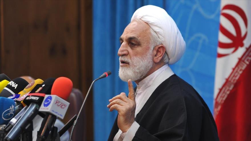 El portavoz del Poder Judicial de Irán, Qolam-Husein Mohseni Eyei, ofrece una conferencia de prensa, 3 de enero de 2016.