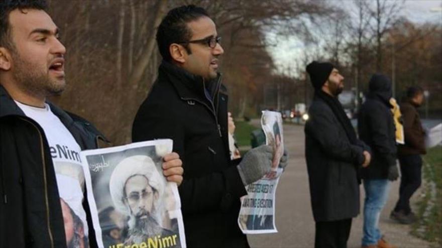 Bareiníes protestan frente a la embajada saudí en Alemania en contra de la sentencia de muerte del sheij Nimr, el 1 de diciembre de 2015.