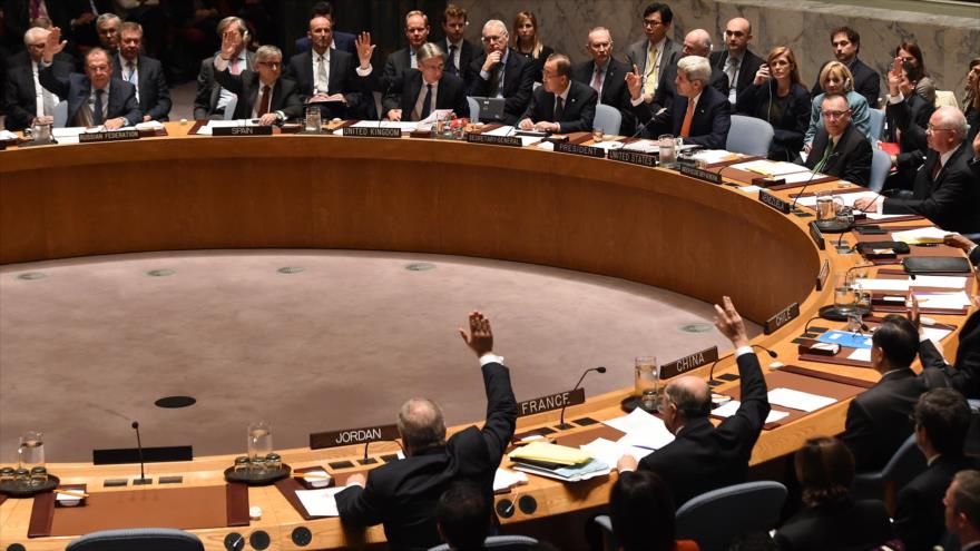 Ministros de Relaciones Exteriores durante una votación en una reunión del Consejo de Seguridad de las Naciones Unidas (CSNU), sobre Siria en Nueva York. 18 de diciembre de 2015.